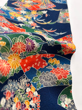 画像をギャラリービューアに読み込む, 地紙扇に草花模様・縮緬