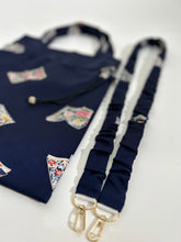 画像をギャラリービューアに読み込む, 読み本冊子金彩花模様【巾着】