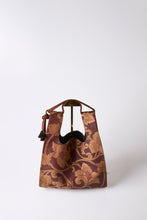 画像をギャラリービューアに読み込む, 流水地に花唐草模様金糸【ケニショ・小】