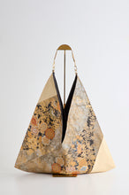 画像をギャラリービューアに読み込む, 牡丹梅楓立涌花丸模様【あずま型 大】上物