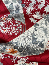 画像をギャラリービューアに読み込む, 【特長】桧垣地紋に閉じ扇総華模様⚠️難あり