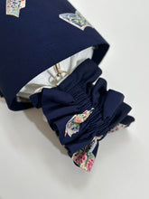 画像をギャラリービューアに読み込む, 読み本冊子金彩花模様