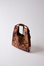 画像をギャラリービューアに読み込む, 流水地に花唐草模様金糸【ケニショ・小】