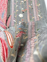 画像をギャラリービューアに読み込む, 膨れ花地紋尽くしに古典柄【四つ釦】