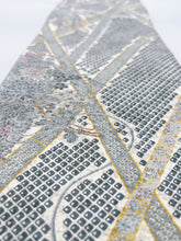 画像をギャラリービューアに読み込む, 霧地紋に鹿子・花模様