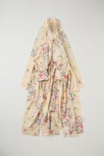 画像をギャラリービューアに読み込む, 紗綾型地紋に枝花舞蝶模様【四つ釦】