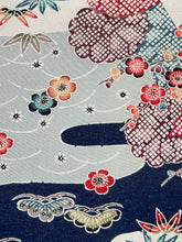 画像をギャラリービューアに読み込む, 牡丹に梅松雲鳥模様紬【ケニジャン】