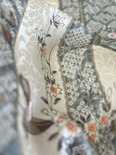画像をギャラリービューアに読み込む, 菊尽くし地紋に花籠金彩模様【ティアード】