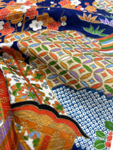 画像をギャラリービューアに読み込む, 紗綾型地紋の御所車古典柄模様【L】