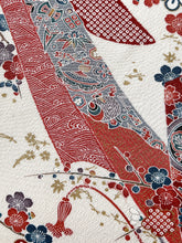 画像をギャラリービューアに読み込む, 御所車に熨斗・花鳥宝模様尽くし【ギャザータイプ】
