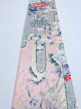 画像をギャラリービューアに読み込む, 菱散らし地紋に牡丹模様【ブラウス】