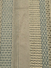 画像をギャラリービューアに読み込む, 斑点地紋に縦縞古典柄模様【四つ釦】