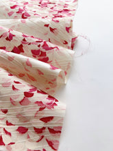 画像をギャラリービューアに読み込む, 大流水地紋に花びら模様