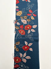 画像をギャラリービューアに読み込む, 紗綾型地紋に椿模様【長丈シュッケニ・丈91㎝】