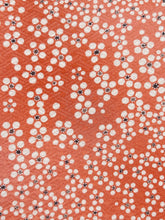 画像をギャラリービューアに読み込む, 変わり紗綾型地紋に小花尽くし【四つ釦】