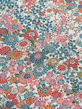 画像をギャラリービューアに読み込む, 菖蒲に四季の草花模様【スリットワンピース】