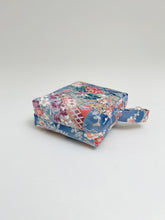 画像をギャラリービューアに読み込む, 雲絵に四季の草花尽くし模様【大】