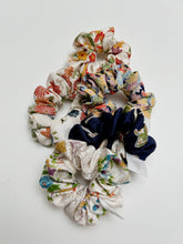 画像をギャラリービューアに読み込む, 白地に小花模様【小】5点セット