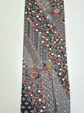 画像をギャラリービューアに読み込む, 紗綾型地紋に雲取り花散らし模様【ティアード】