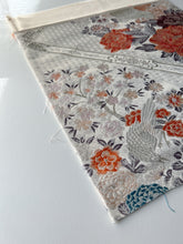 画像をギャラリービューアに読み込む, 【あずま型 中】蜀江縁に七宝織り花尽くし模様(プラチナ本銀二重織)