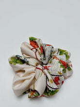 画像をギャラリービューアに読み込む, 金彩に古典花模様【大・単品】