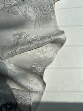 画像をギャラリービューアに読み込む, 草花絵皿模様に総菱欠け模様地紋【長】