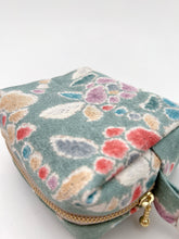 画像をギャラリービューアに読み込む, 暈し抽象花模様【中】