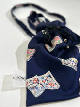 画像をギャラリービューアに読み込む, 読み本冊子金彩花模様【巾着】