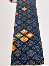 画像をギャラリービューアに読み込む, 亀甲尽くし地紋に花菱蝶菱絵模様【L】