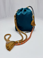 画像をギャラリービューアに読み込む, 緑がかった青碧【ケニ巾着】