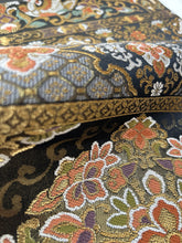 画像をギャラリービューアに読み込む, 【あずま型 中】菱華尽くしに花鳥模様刺繍・金糸