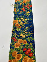 画像をギャラリービューアに読み込む, 紗綾型地紋に水彩風花模様【六つ釦】