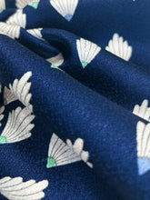 画像をギャラリービューアに読み込む, 変わり華模様【S】注意:襟元色泣きあり