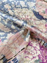 画像をギャラリービューアに読み込む, 【短】開き扇地紋に扇面牡丹花模様