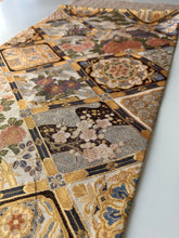 画像をギャラリービューアに読み込む, 【あずま型 中】秀宝菱額に橘松花模様