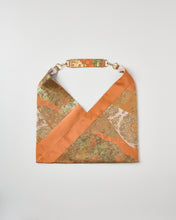 画像をギャラリービューアに読み込む, 【あずま型 中】道長動物花模様・西陣引箔