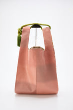 画像をギャラリービューアに読み込む, 唐花紋模様【ケニショ・大】