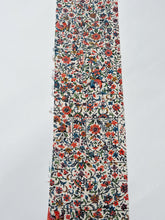 画像をギャラリービューアに読み込む, 紗綾型地紋に型染め花鳥尽くし【四つ釦】