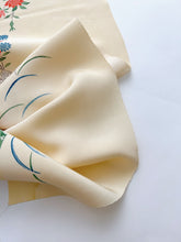 画像をギャラリービューアに読み込む, 5周年・
破れ色紙に蝶・花模様