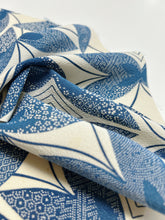 画像をギャラリービューアに読み込む, 幾何学蝶模様縮緬【サイドギャザーワンピース】