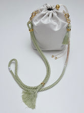 画像をギャラリービューアに読み込む, 灰黄緑色【ケニ巾着】