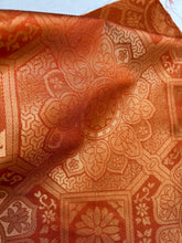 画像をギャラリービューアに読み込む, 引箔縦錦・蜀江唐花模様【あずま型 中】上物