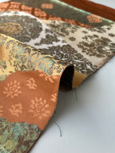 画像をギャラリービューアに読み込む, 【あずま型 中】道長動物花模様・西陣引箔