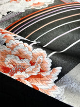 画像をギャラリービューアに読み込む, 曲線絵に唐花牡丹模様②【ケニガマ・小】