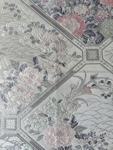 画像をギャラリービューアに読み込む, 【あずま型 中】蜀江に花尽くし模様