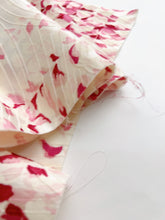 画像をギャラリービューアに読み込む, 大流水地紋に花びら模様