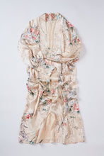 画像をギャラリービューアに読み込む, 線模様地紋総草花模様【六つ釦】