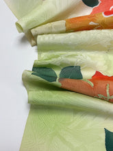 画像をギャラリービューアに読み込む, 地紋起こし手染め花模様【ブラウス】