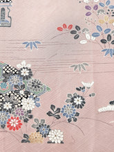 画像をギャラリービューアに読み込む, 5周年・
紗綾型地紋の古典模様【四つ釦】
