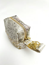 画像をギャラリービューアに読み込む, 金彩波地紋の鹿子牡丹模様【小】